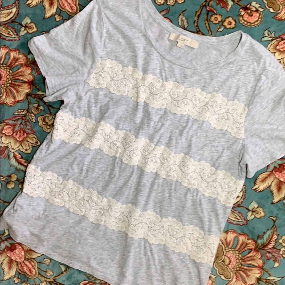 A super cute LOFT top! - Picture 2 of 6